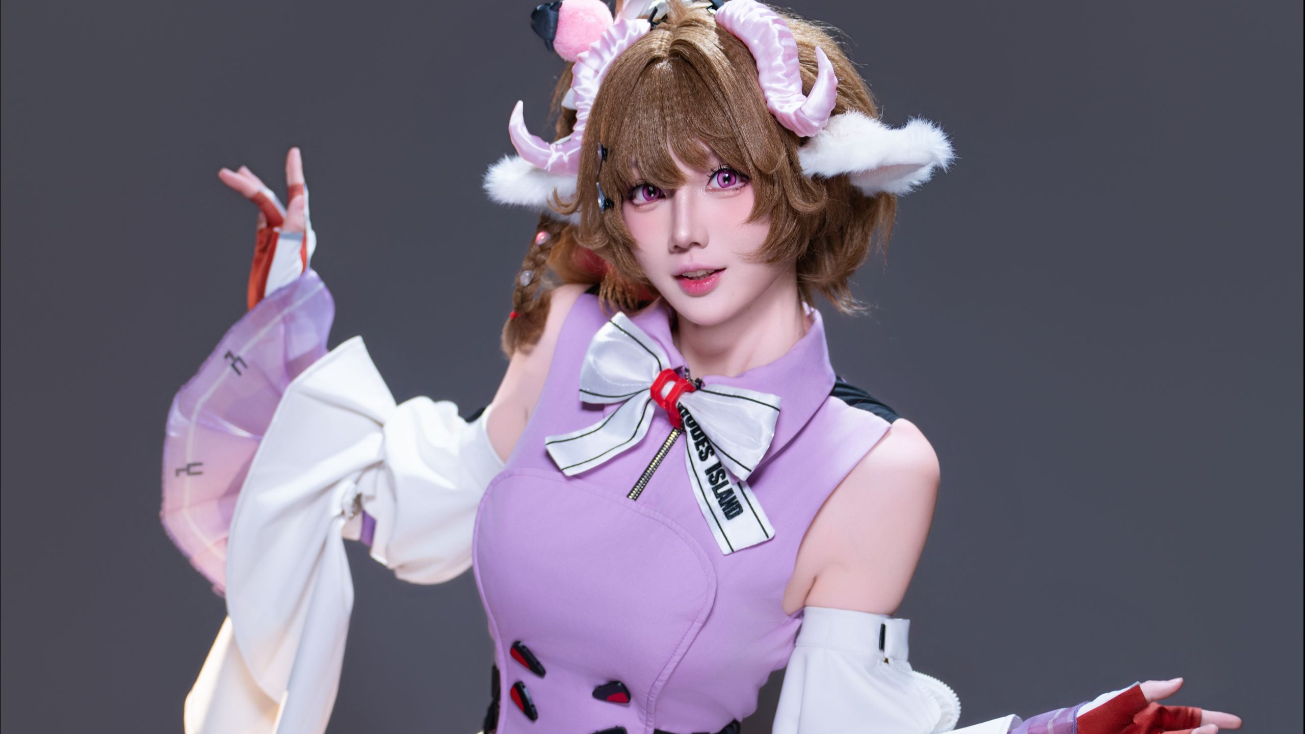 抓到一只可爱小羊！