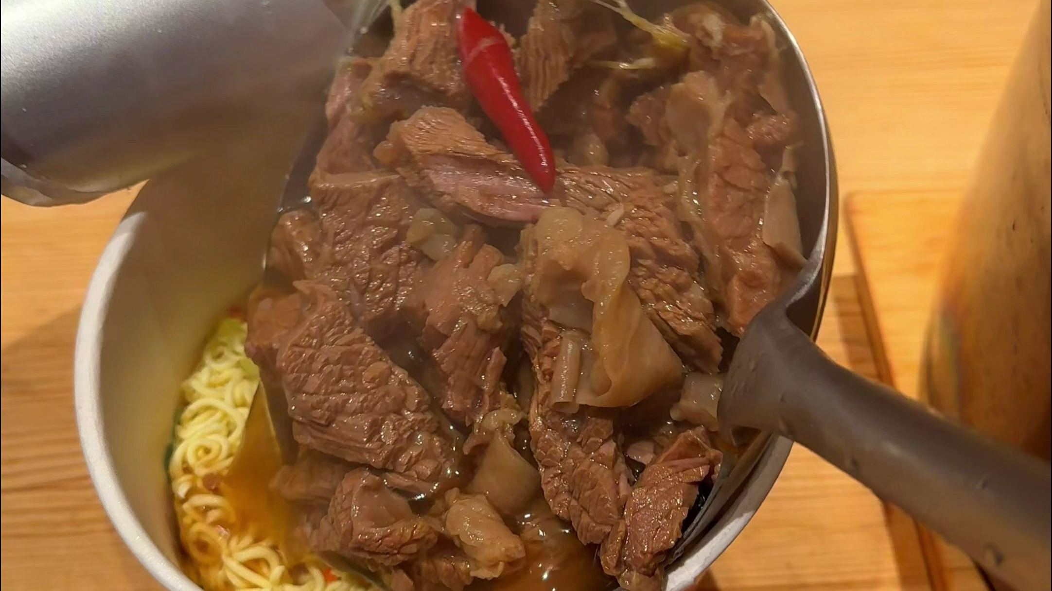 一碗幸福的红烧牛肉面