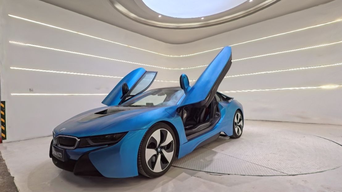 高斯泼溅BMWi8