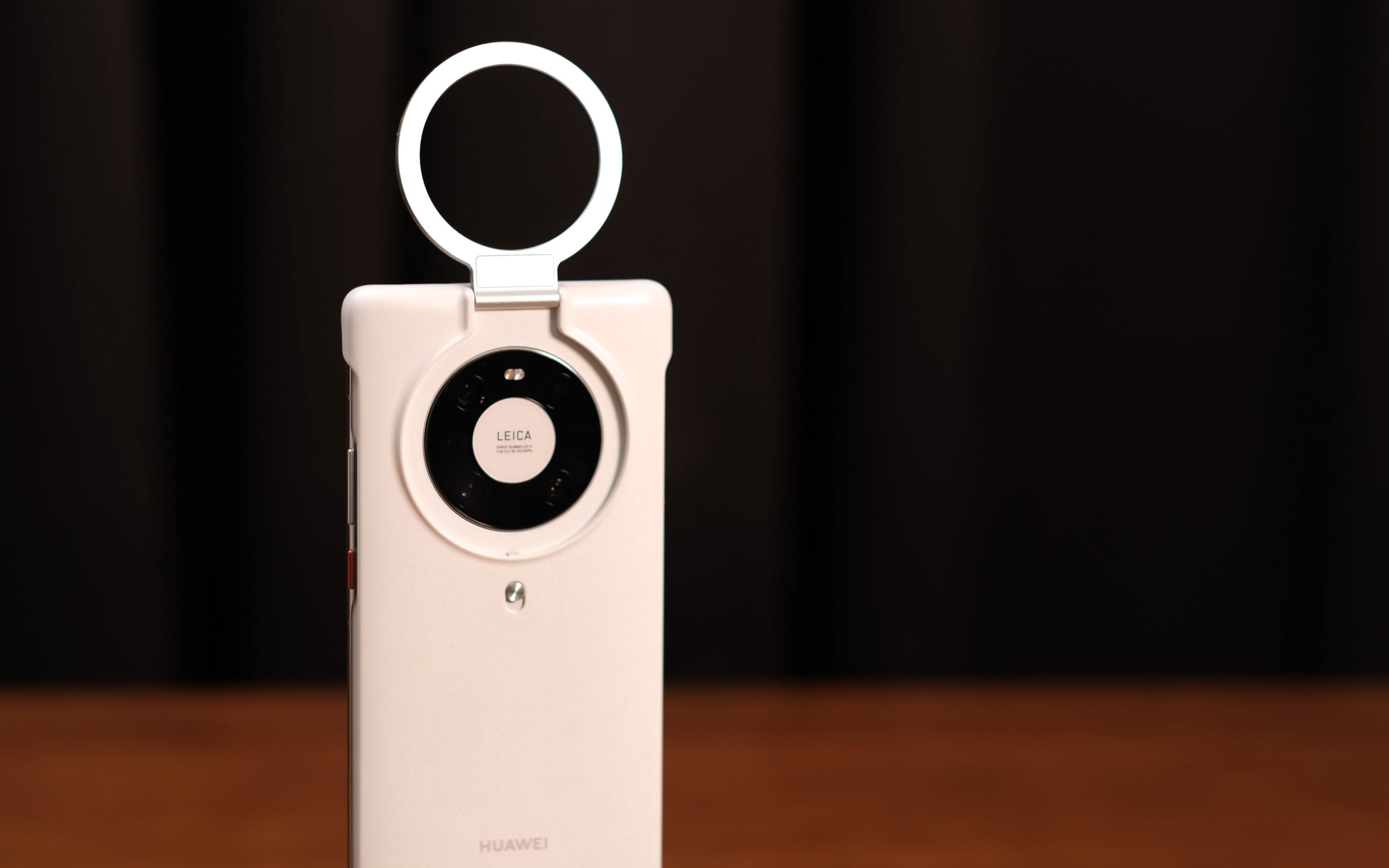 华为Mate40 Pro环闪壳体验：不只是自拍神器（请不要叫我测评君出品）