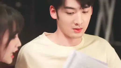 #天王助理 《关于暗恋我的女生在我家把我扑倒这件事》 #陈鹏万里 #王路晴