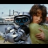 奇幻片：小男孩捡了个缺腿机器人，拿回家当朋友，没想到大有来头