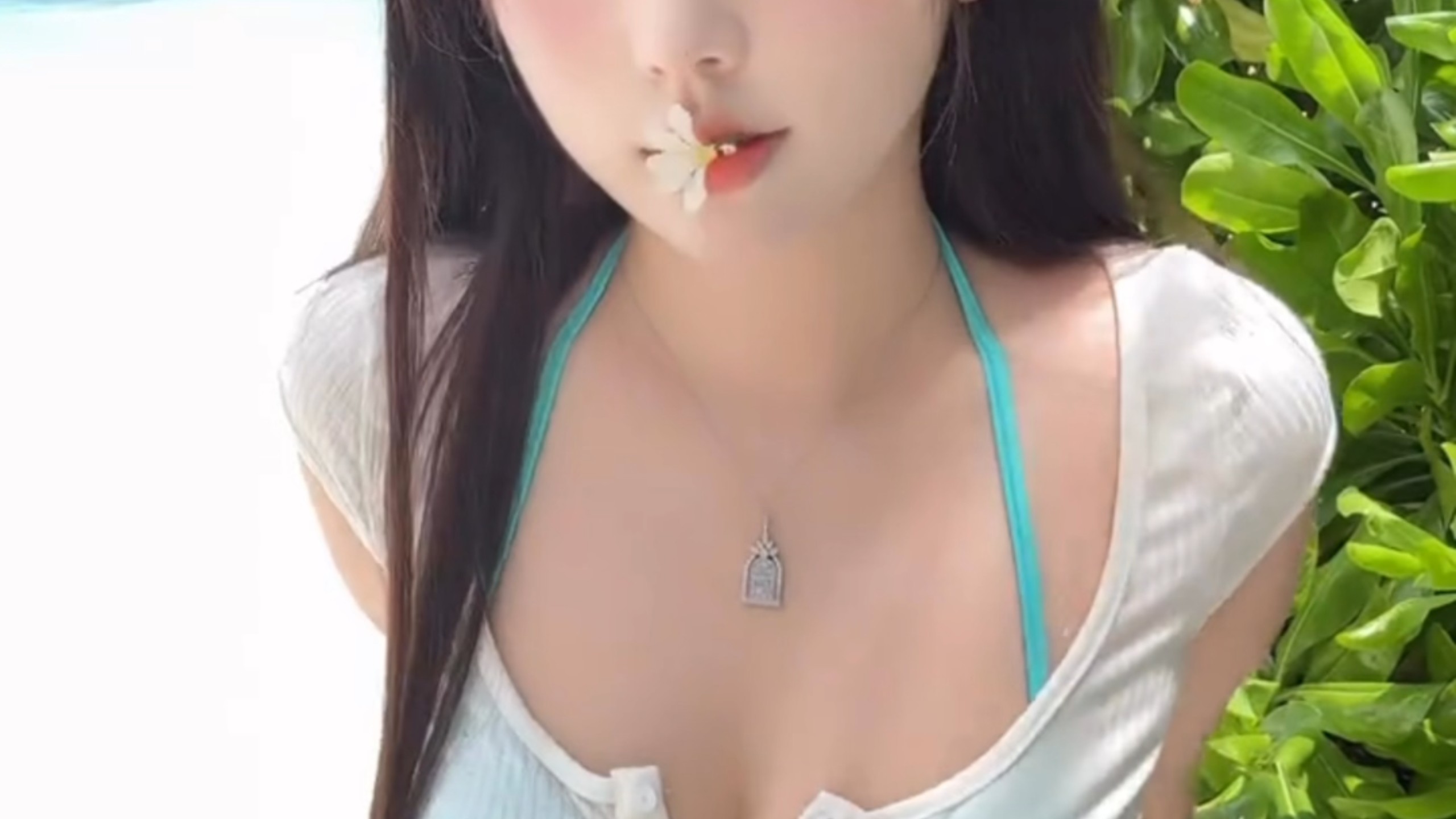 比基尼，但是青色