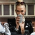 【VS字幕组】Karlie Kloss代言施华洛世奇 重现《蒂凡尼的早餐》