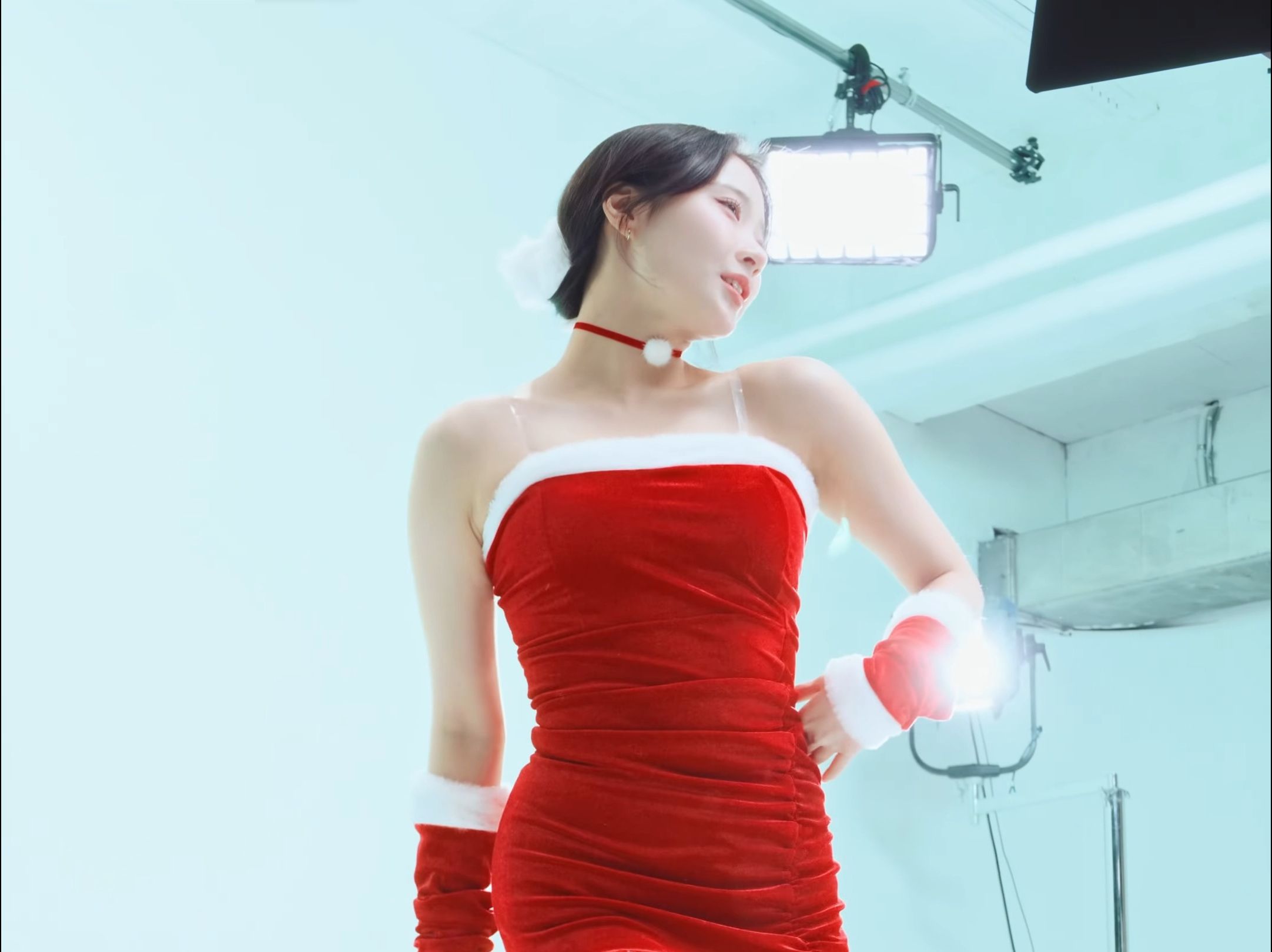 Jung In Twinkle 23 Christmas Costume Side View