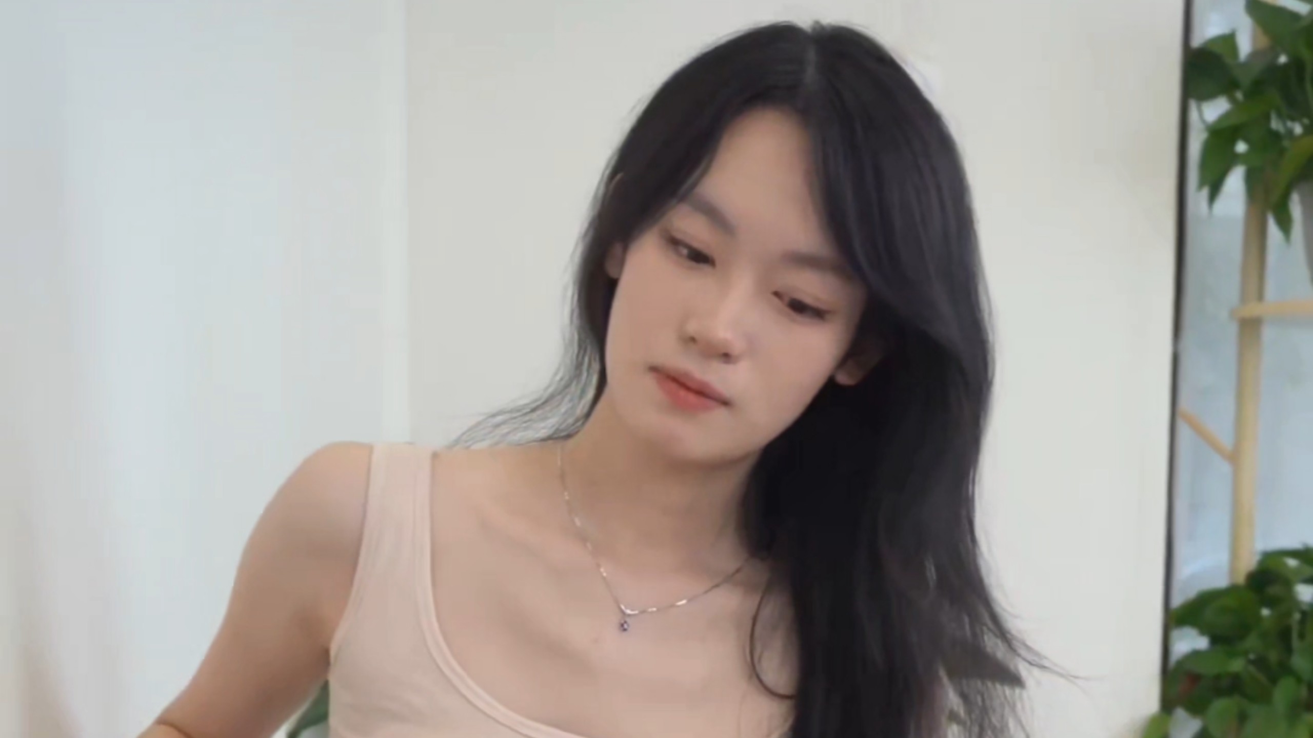 今日份美女，值得喜爱，校花美女小艺摄影，纯享版！