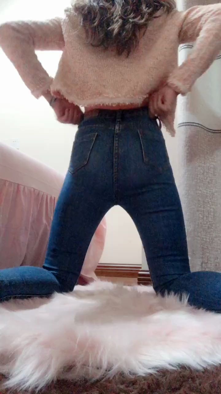 萝莉坐了解一下听说你们现在都比较喜欢小阿姨坐