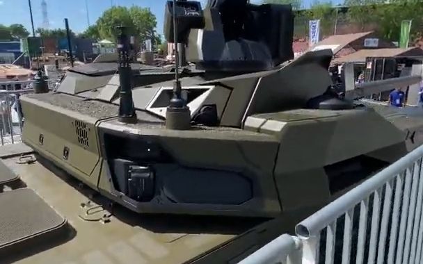 【坦克战车】- 近拍德法联合研制的主战坦克EMBT