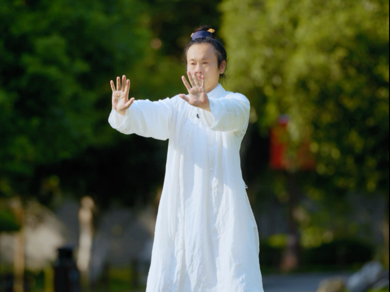 不生病的秘密长寿老人都在做的锻炼，抓握升阳。