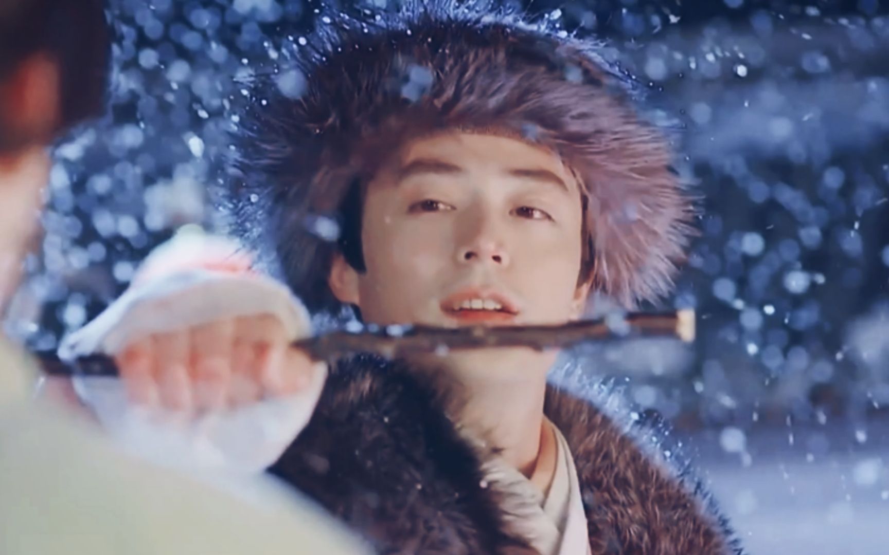 曾舜晞这组雪景大片也太有感觉了吧 完全是韩剧男主角的样子呀……