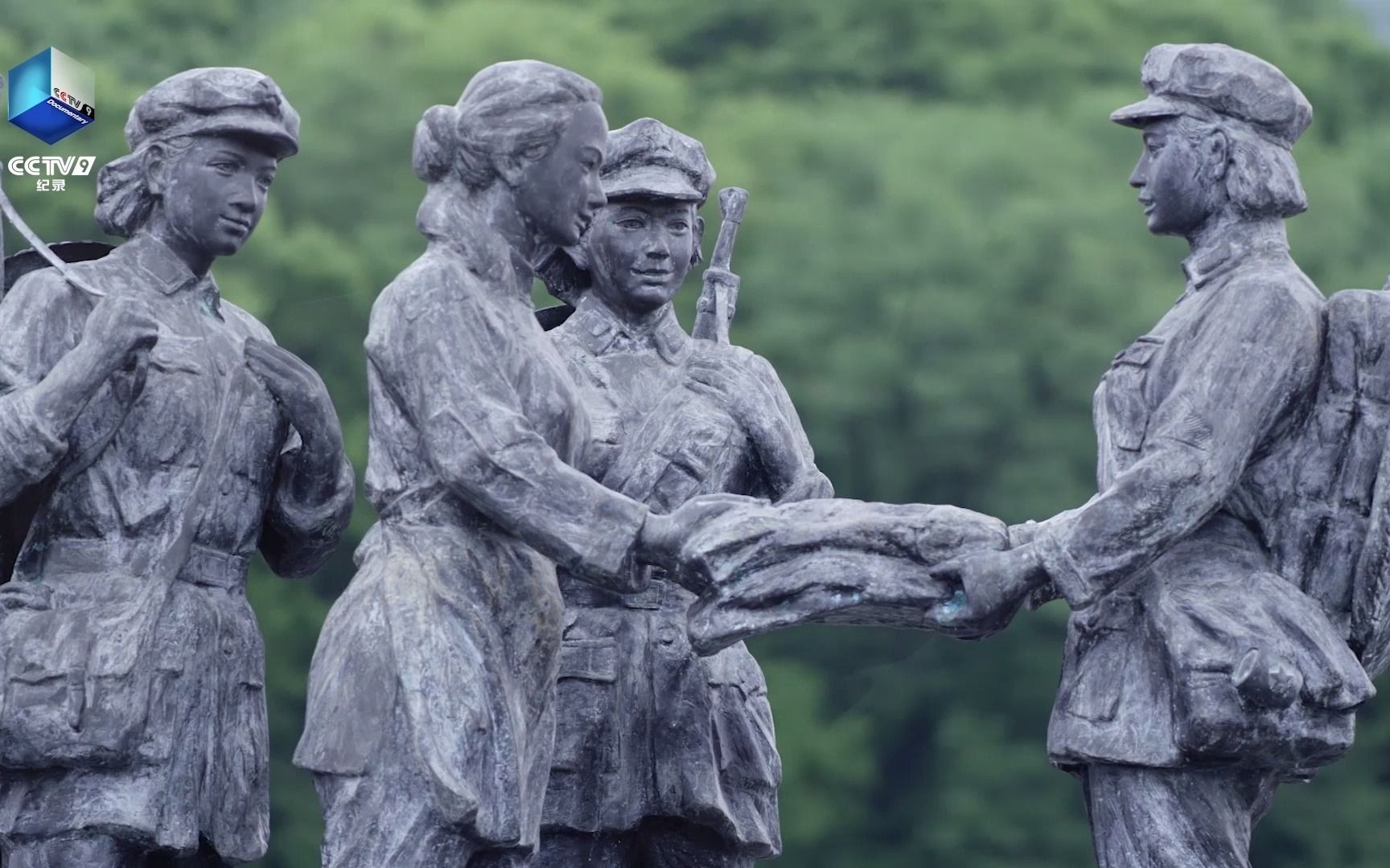 【闪亮的记忆】这或许是存世最短，温暖最长久的半条被子。一起来看这个“半条被子一生情”的故事！