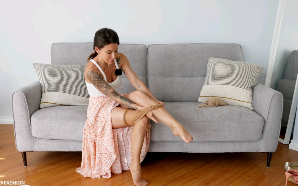 Sheer pantyhose or matte pantyhose? Which is better?