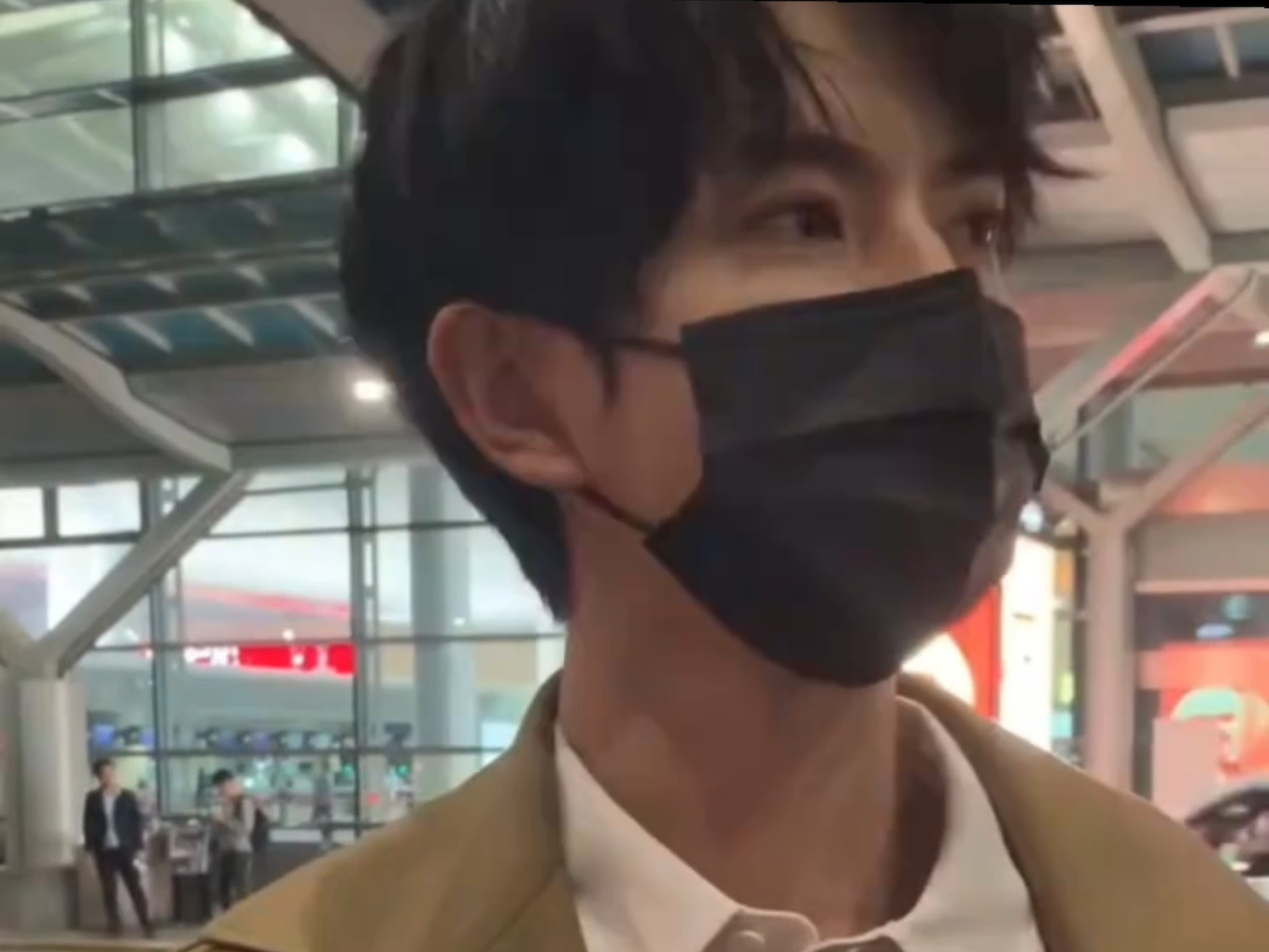 2020从这以后的路透基本都戴着口罩了