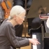 日本85岁上皇后美智子钢琴演奏，岁月夺不走的优雅
