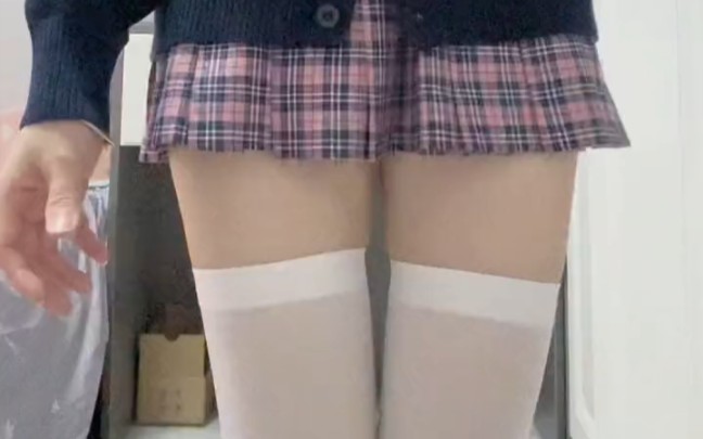 Reward your white silk knee-highs