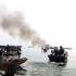 鱼鹰船被水底硬物挂住，15匹马力柴油机冒黑烟拉不上来，什么东西