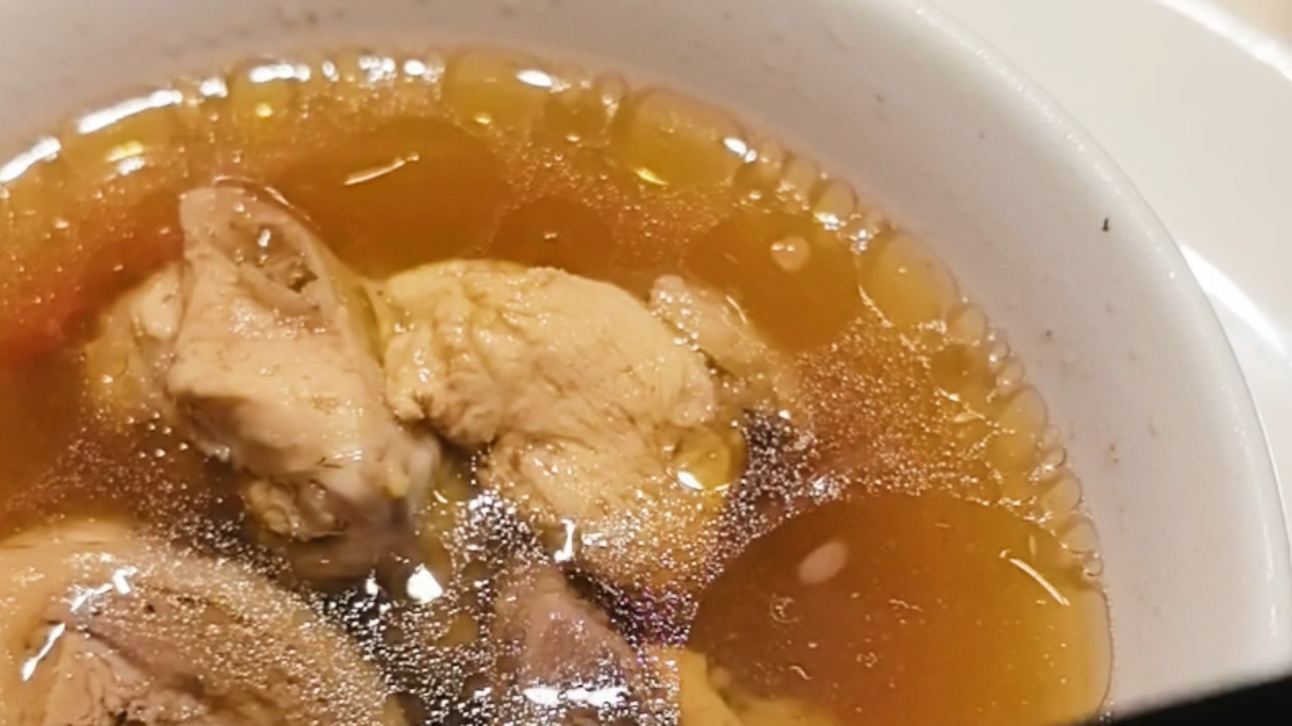 没有手机前小孩吃饱了是如何消磨饭桌时间的：