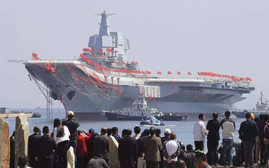 命名山东舰中国海军喜提新航母外观真的太霸气了