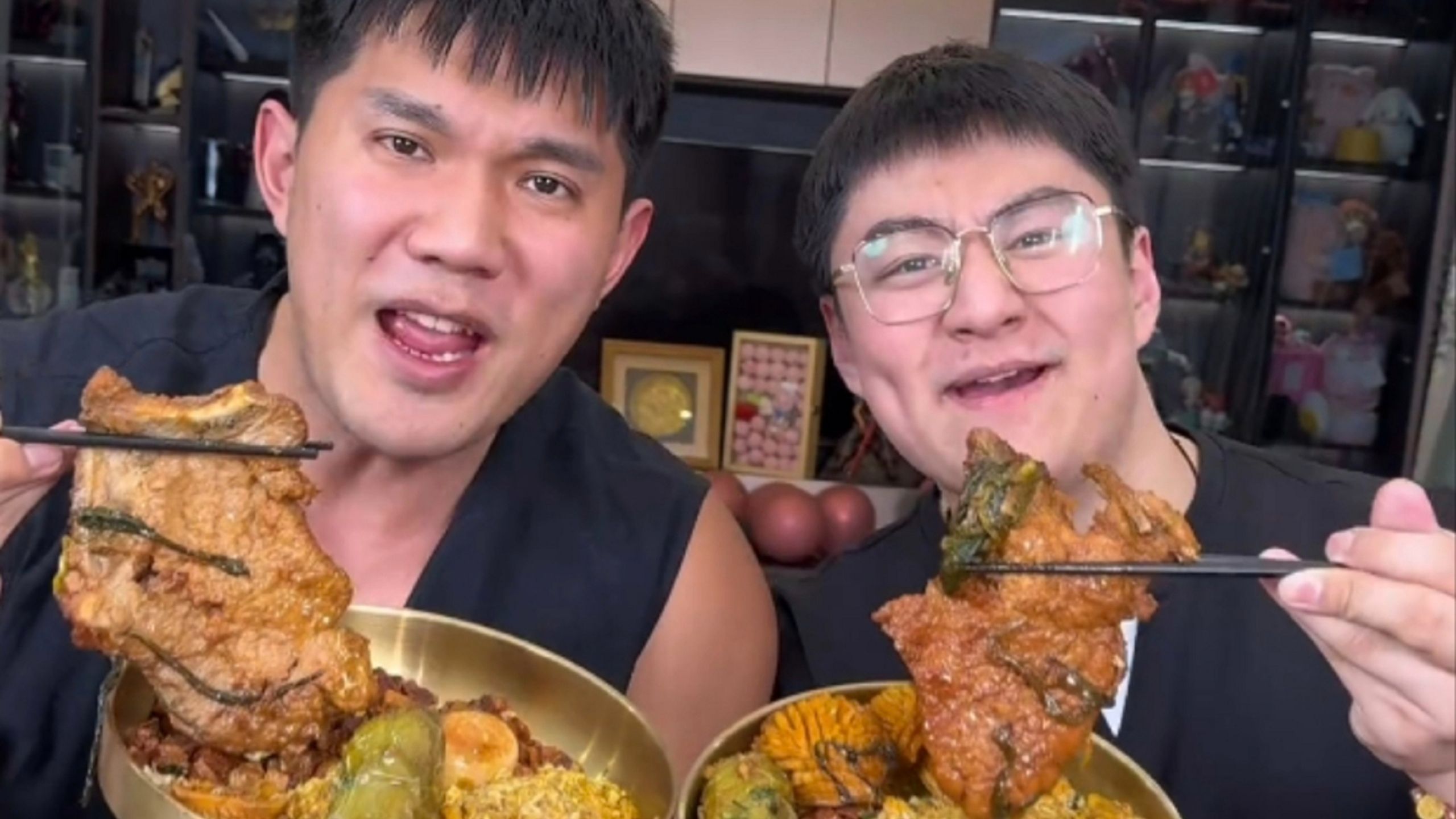 今天是卤肉饭、手拨蟹黄、肉酿青椒、提拉米苏！