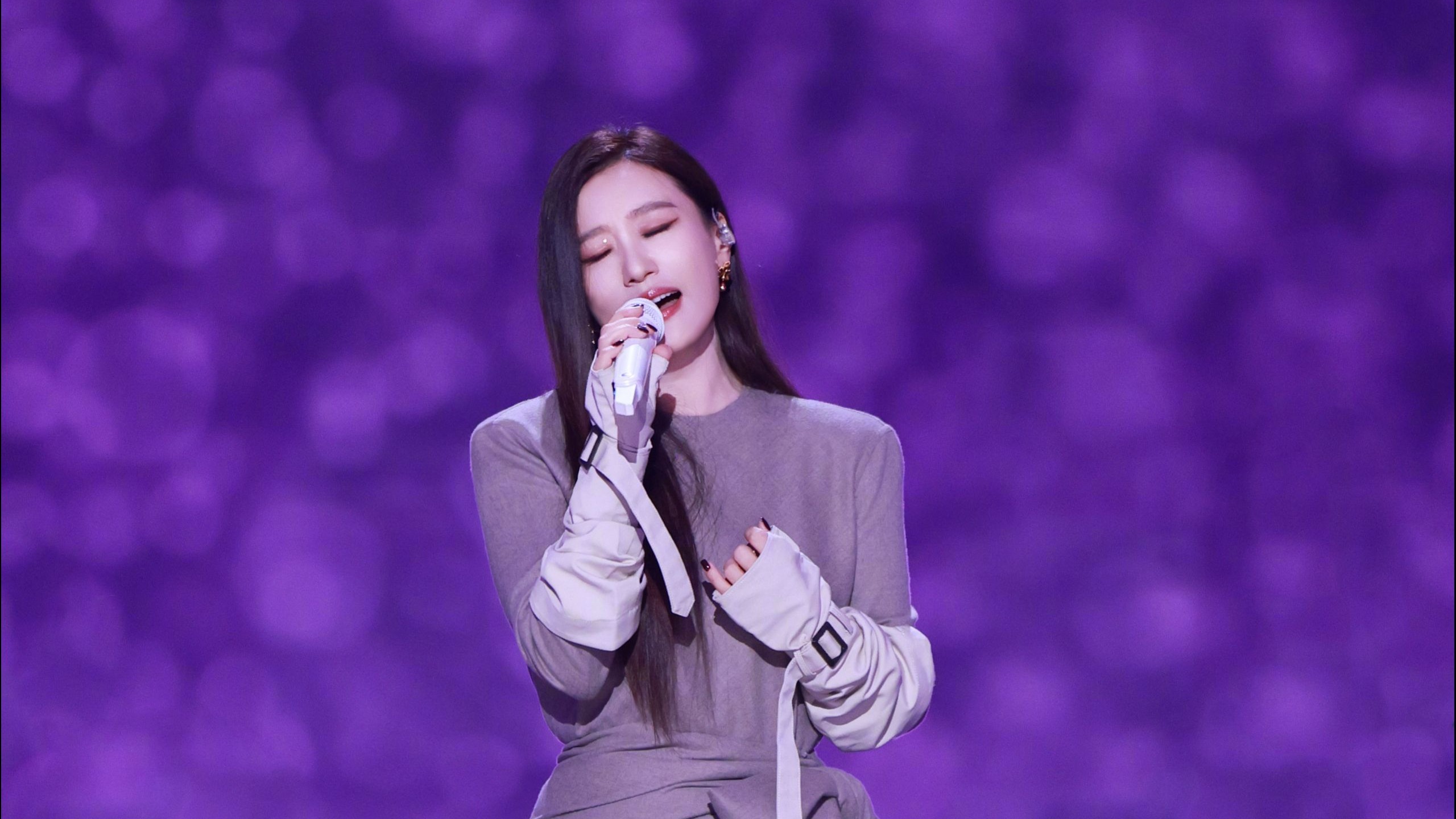 谭晶《是我，也是我们》