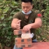 功夫小伙挑战豆腐上面劈砖，爆发力惊人