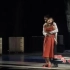 郝蕾现场版《氧气》，郝蕾与袁泉可称之为内地最会唱歌的两位女演员，郝蕾唱得艳冶、颓丧、浓烈、欲生欲死，能充分体现声音的性格