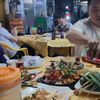 十三弟从江苏飞过来陪兄弟们过情人节，然后赵公子一如既往的消失了