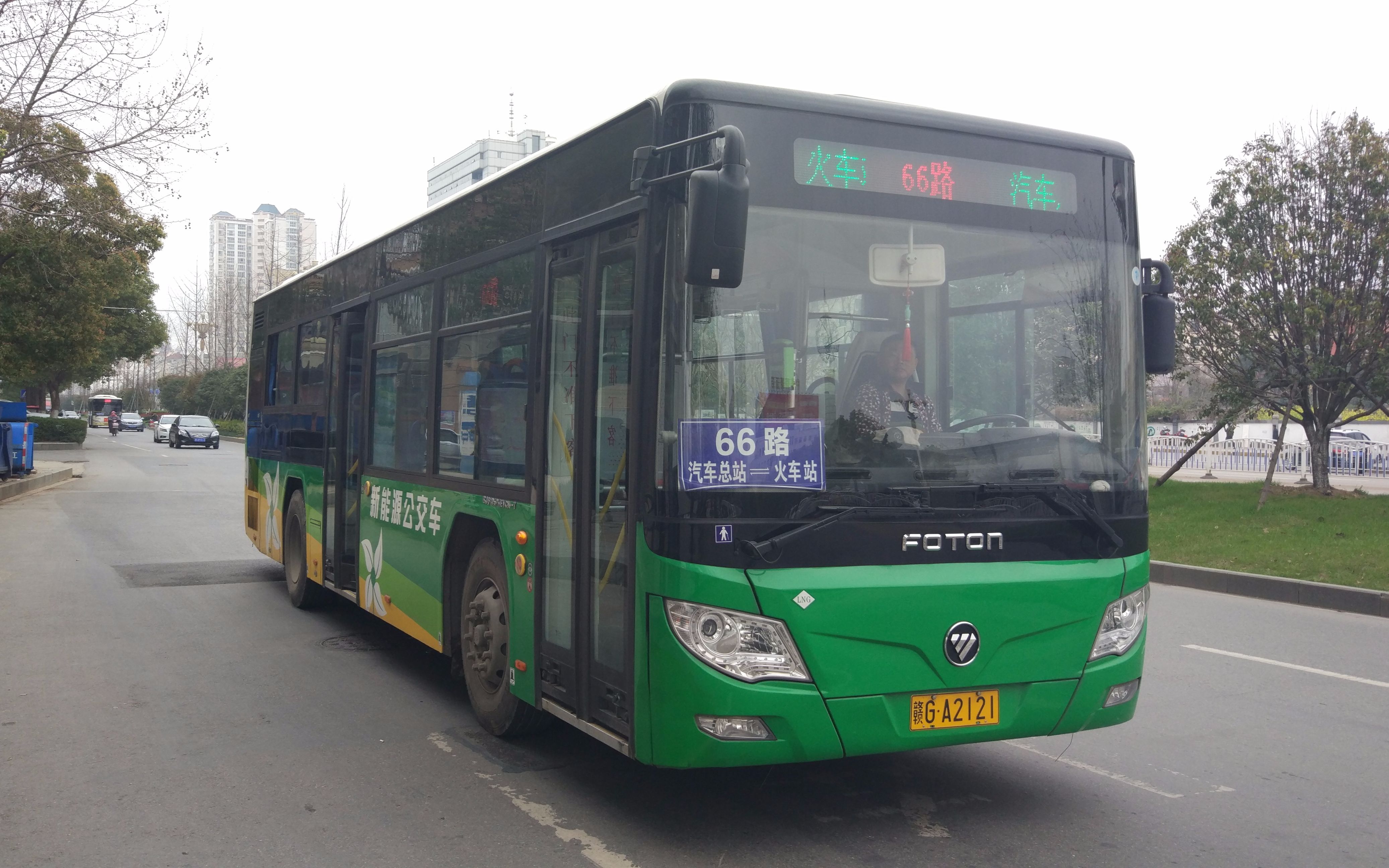 (巴士三公司)上海825路公交车全程(愚园路胶州路→广顺路定威路)车号:W0E-0053_哔哩哔哩_bilibili
