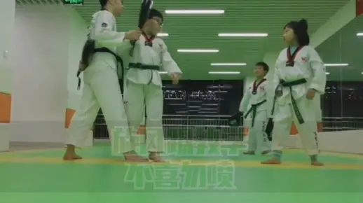 跆拳道旋风踢教学，练习讲解