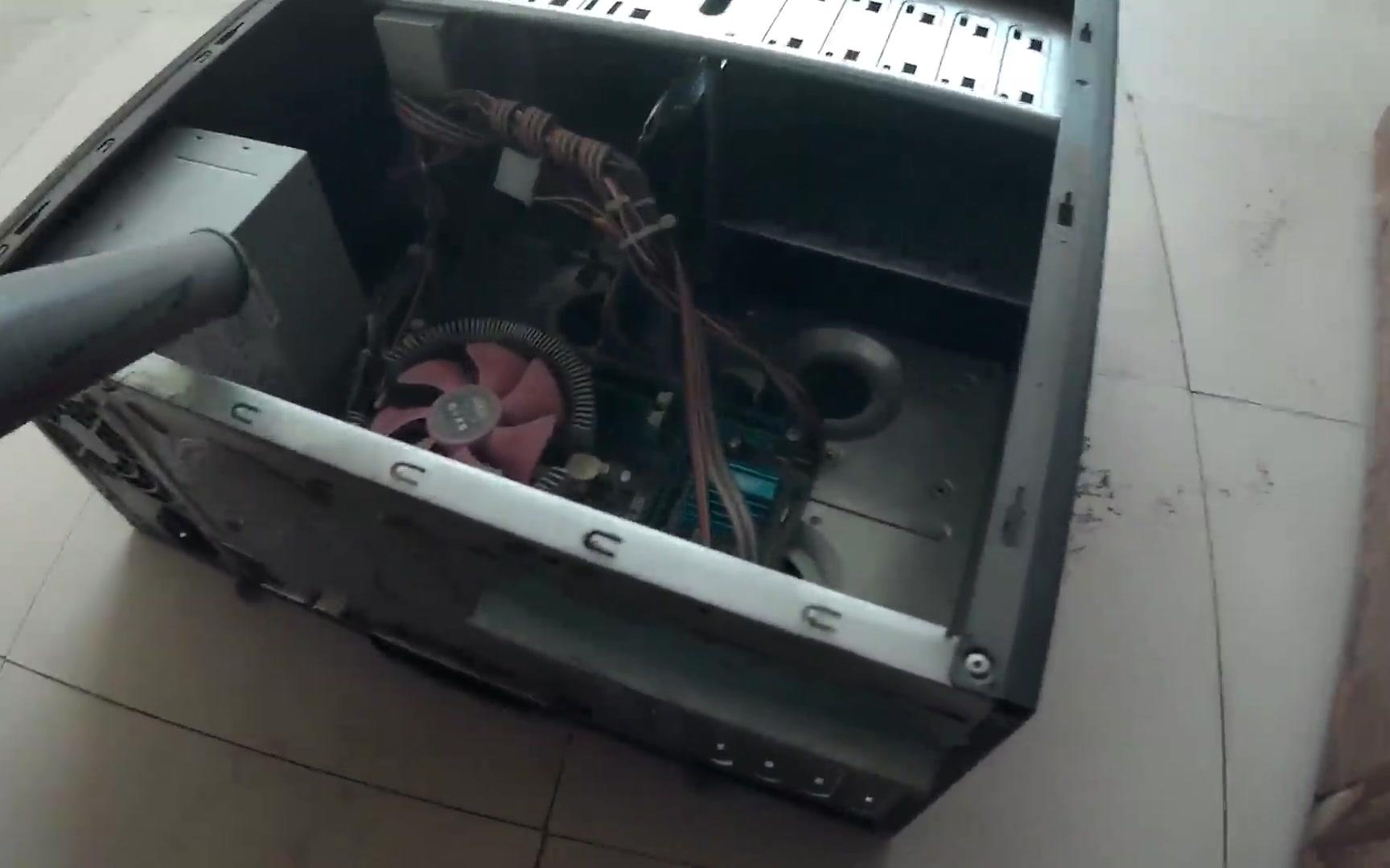 【电脑】换个风扇顺便吹灰！几年没打开的电脑到底有多脏？