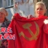 两位守护红旗52年的卢甘斯克老奶奶