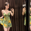 专属于夏天的性感吊带短裙和紧身牛仔裤试衣间