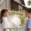 “哪有女孩子和男孩子一起洗澡的