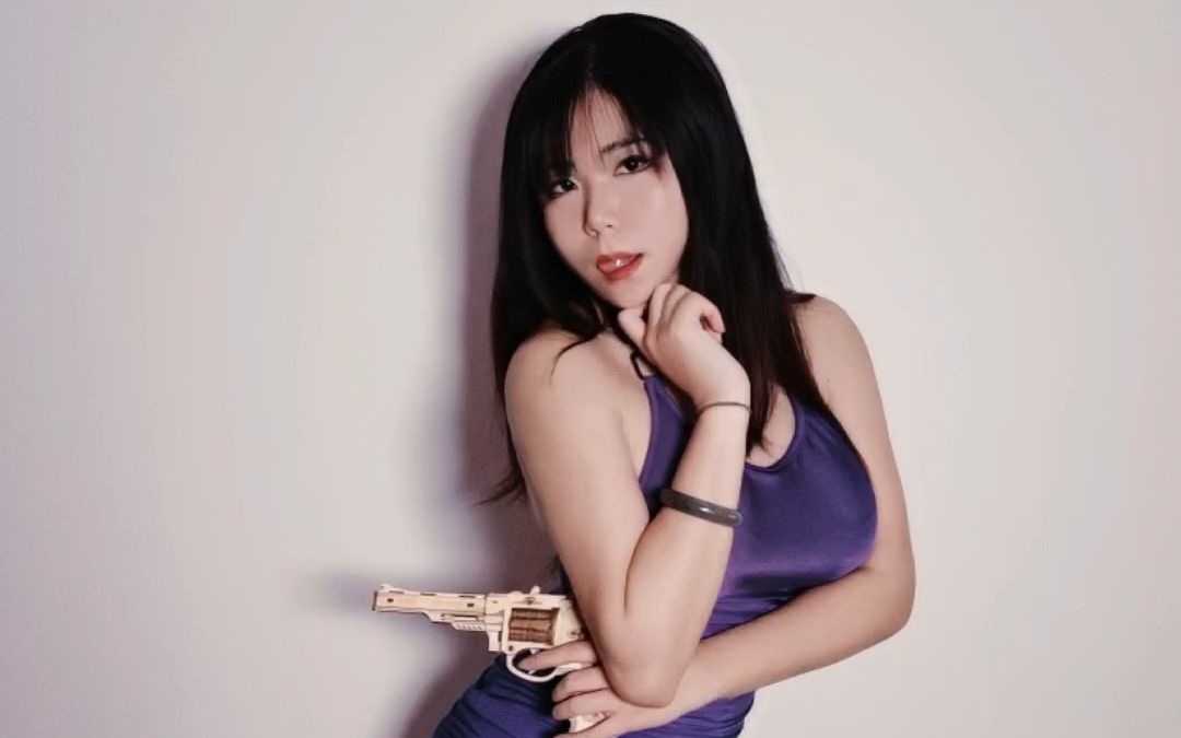 Brother, do you like my gun?