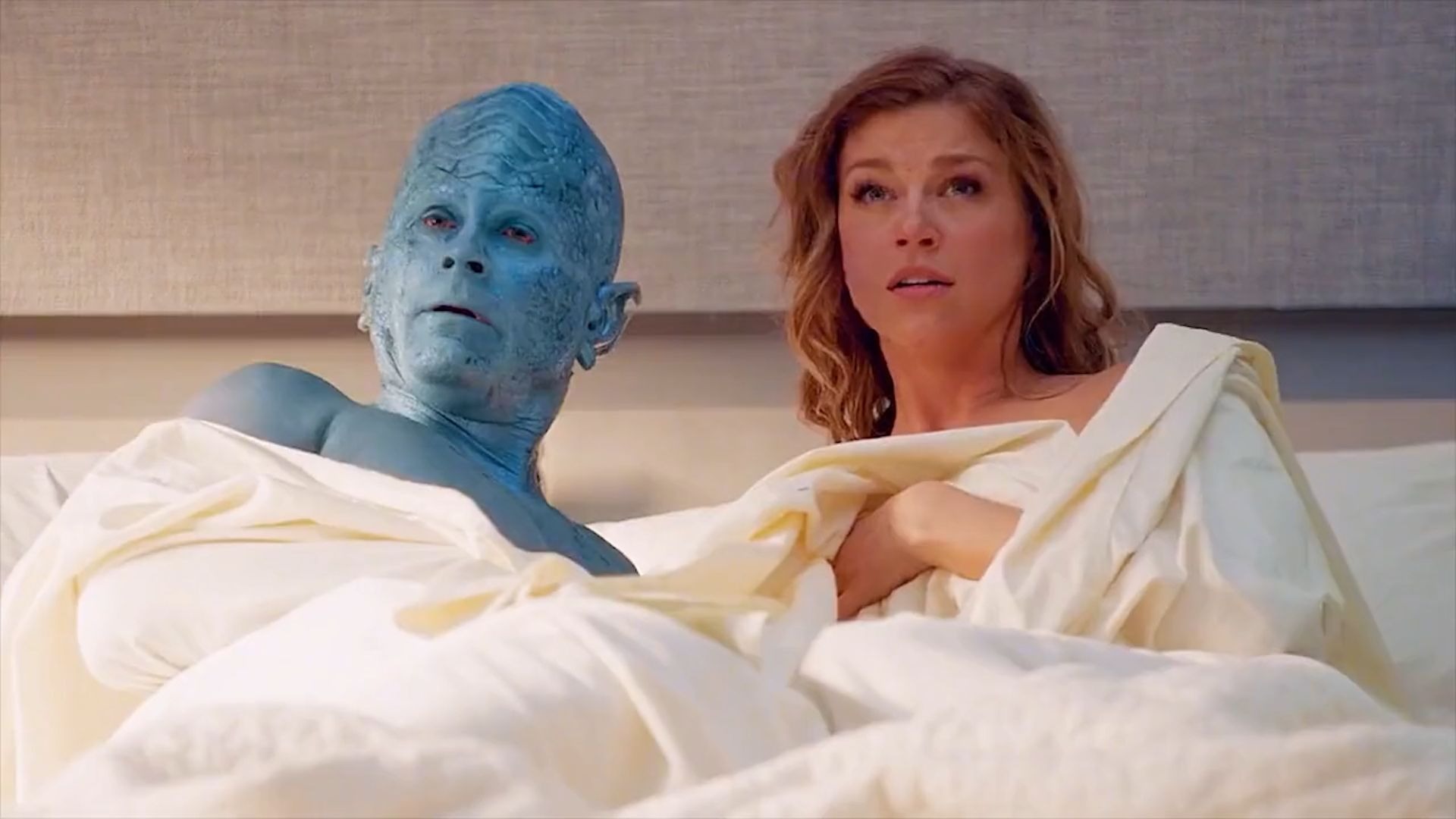 男子下班回家后打开房门看见这一幕，瞬间感觉头上绿油油的，电影《奥威尔号》