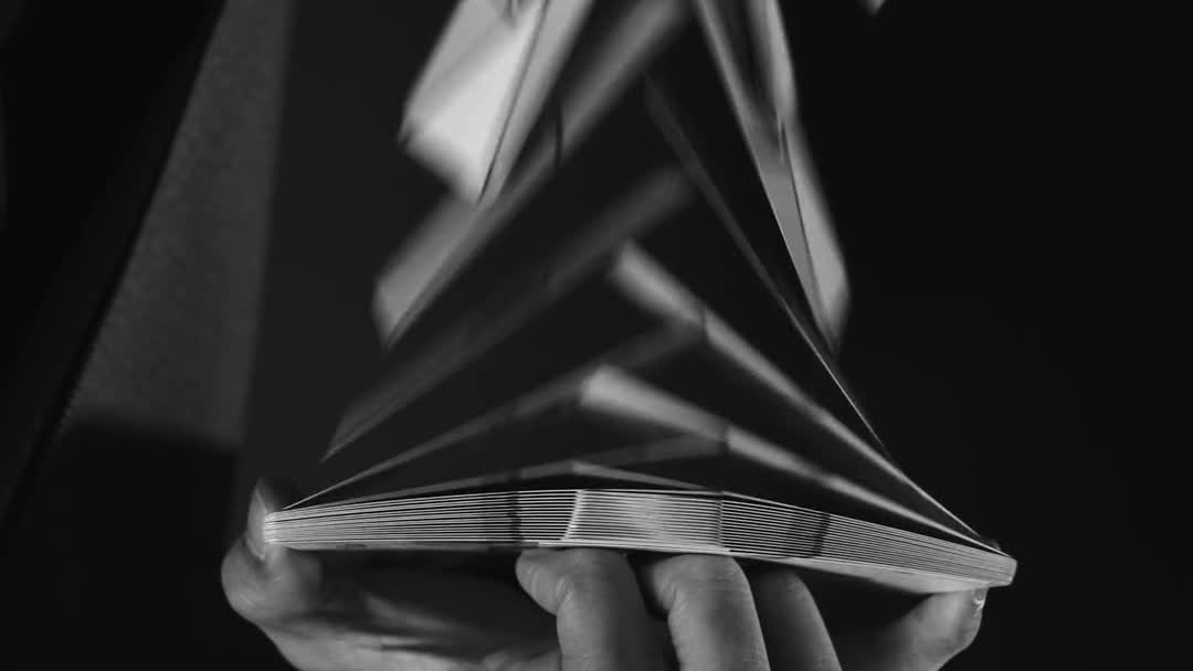 如流水般的花式切牌 (教练我想学这个)视频在线