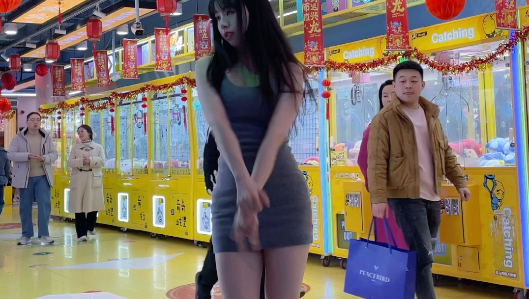 包臀裙高跟鞋，御姐风热舞