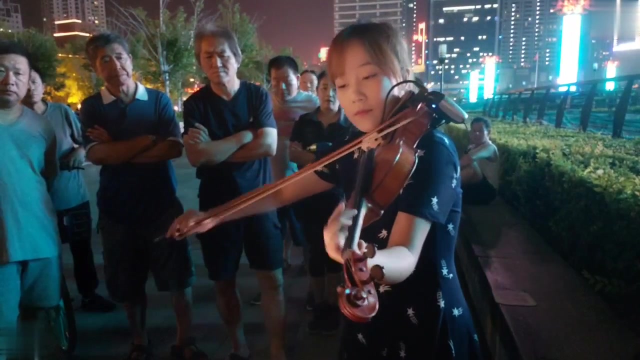 揉揉酱户外小提琴演奏暗香现场版