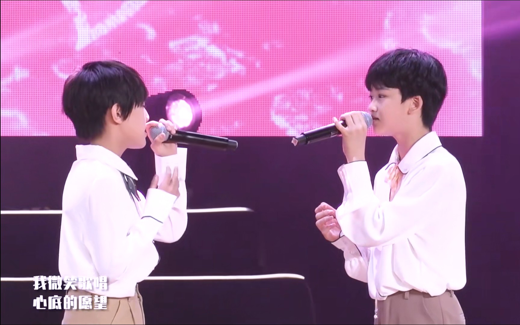tf家族邓佳鑫张泽禹神仙合唱少年说两人合唱部分