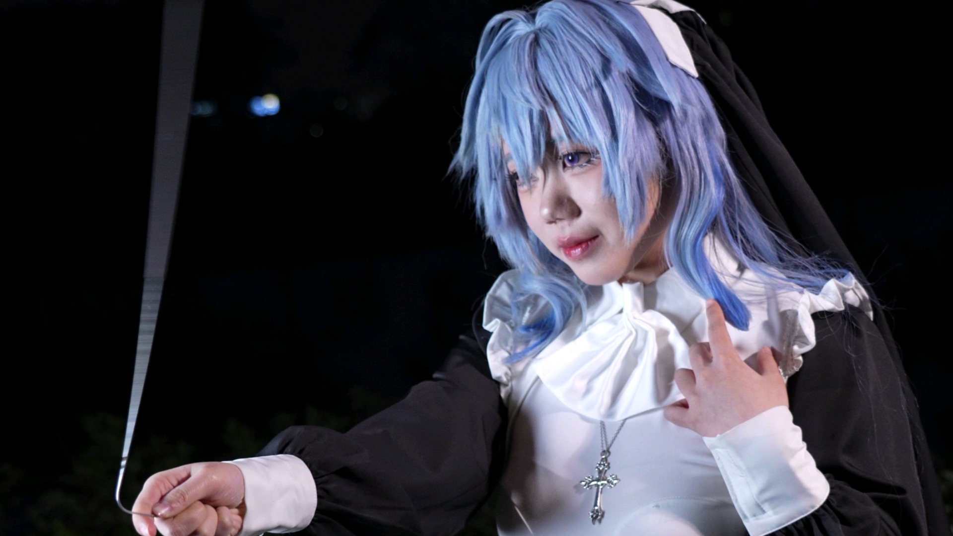 [Sister Blue] - Sexy spinning fireworks, this photo needs to be exposed for a long time.