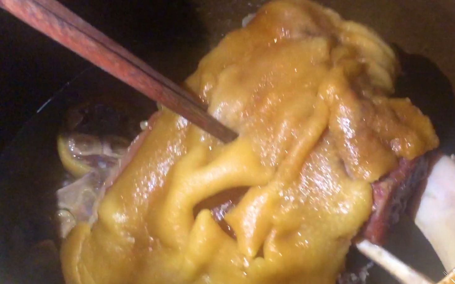 【宣威火腿】外表金黄的火腿金钱，龙哥用最简单粗暴的烹饪方法，做出人间美味