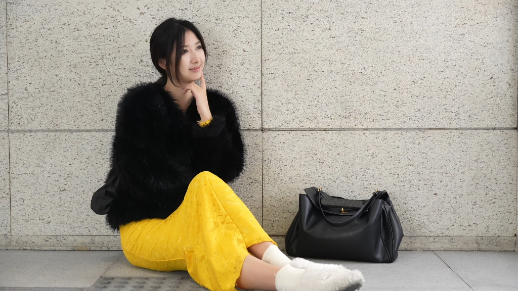 地下通道里的小姐姐