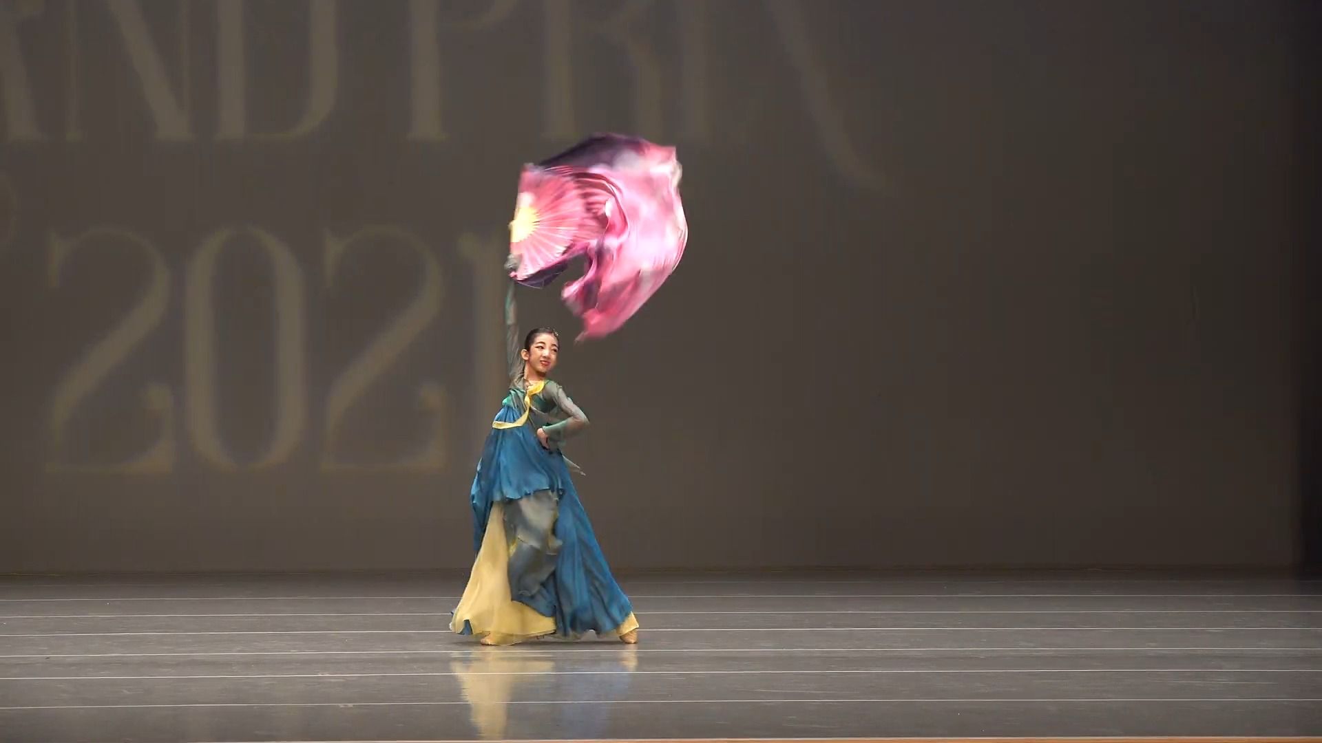 【韩国创作舞】2021首尔大奖赛 小学高年级组 尹瑞妍《成为流光，像花一样绽放》