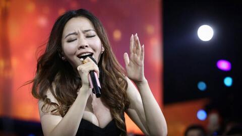 张靓颖歌曲大全完整版 b2c74674d9a12d91159705dd898be6d0558cde7b.jpg@480w_270h_1c