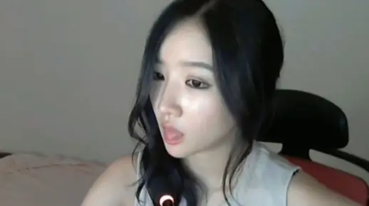 【韩国19+女主播 】初代女神朴妮唛