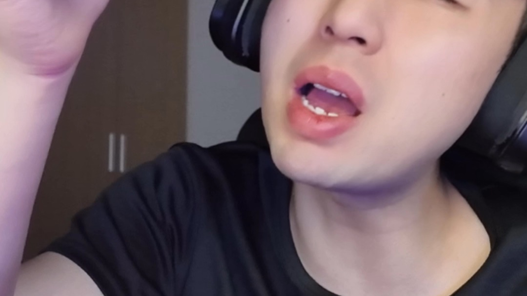当你有个很有女人缘的室友