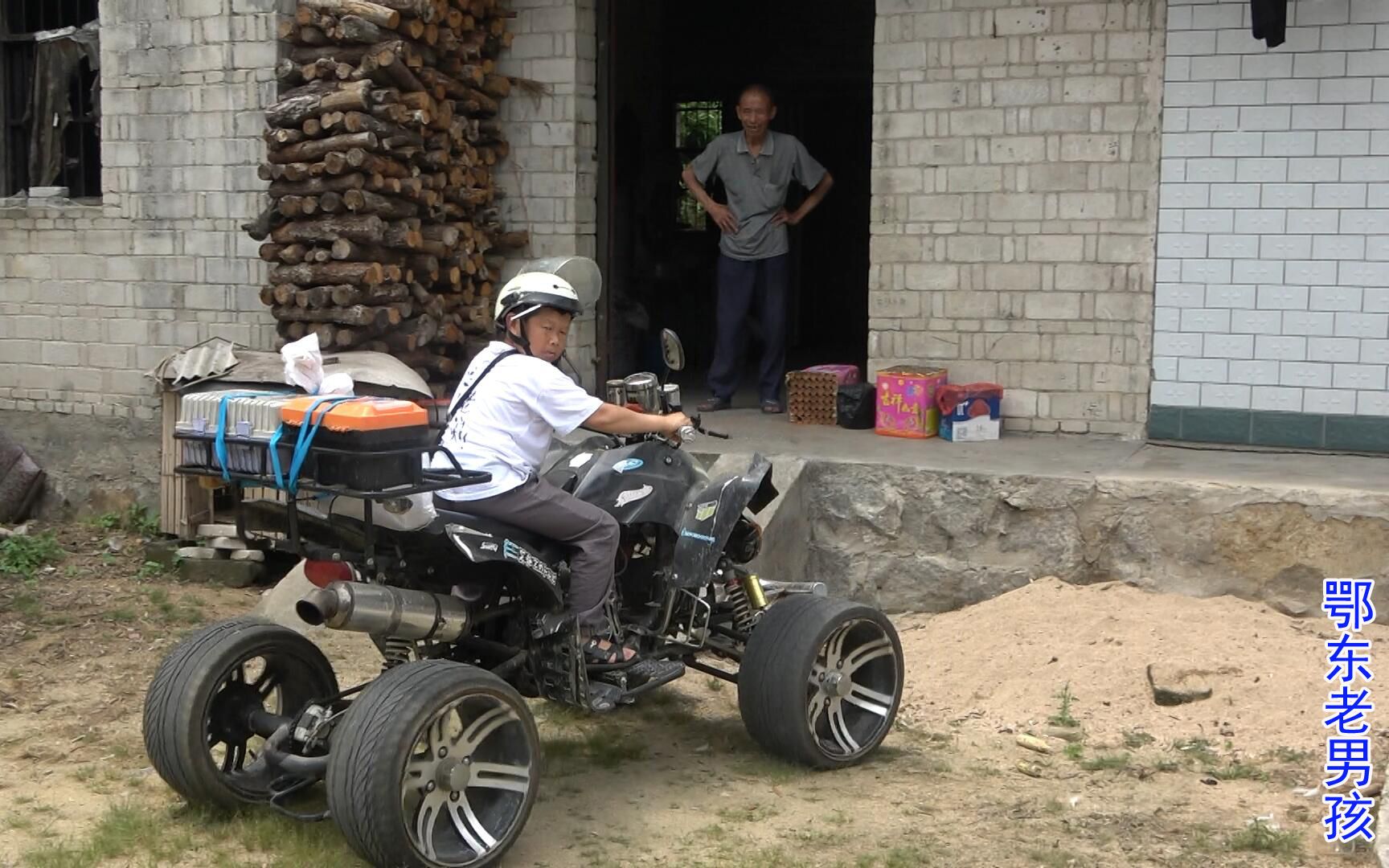 老大爷的电视看不了，老男孩上门维修，原来又是这个祸害造成的