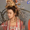 现在的幼态脸，根本撑不起这种华丽的首饰，能不甩到脸上吗