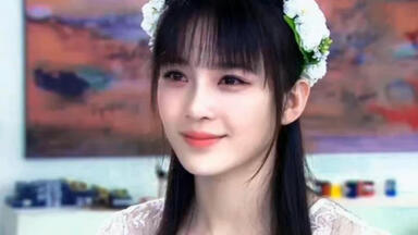 据我看小说的经验，她八成是被夺舍了……