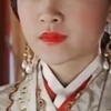 当年她演这部剧的时候才16岁，就已经在给大她九岁的男演员当妈了